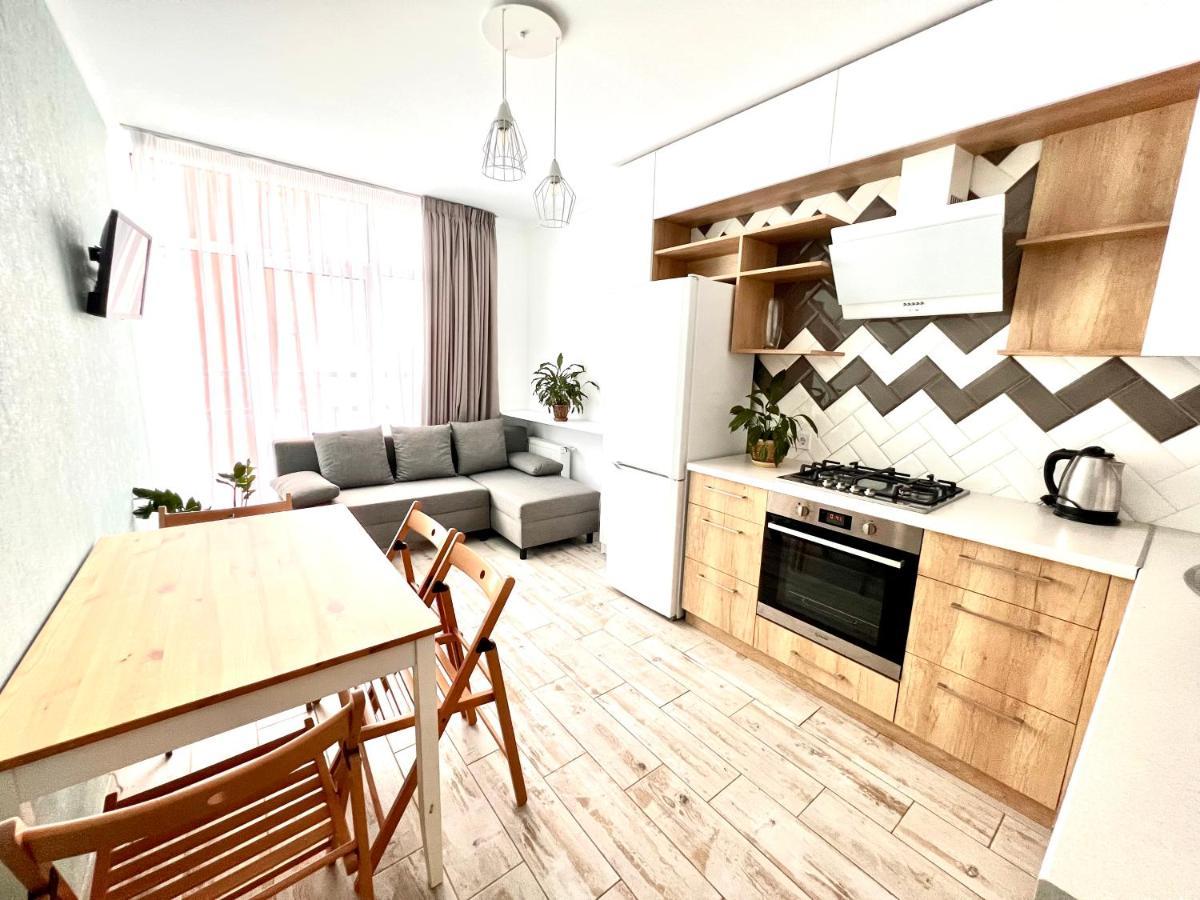 Osapart Cozy Apartment In A Complex Semycvit Lemberg Exterior foto