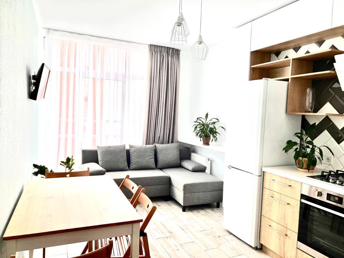 Osapart Cozy Apartment In A Complex Semycvit Lemberg Exterior foto