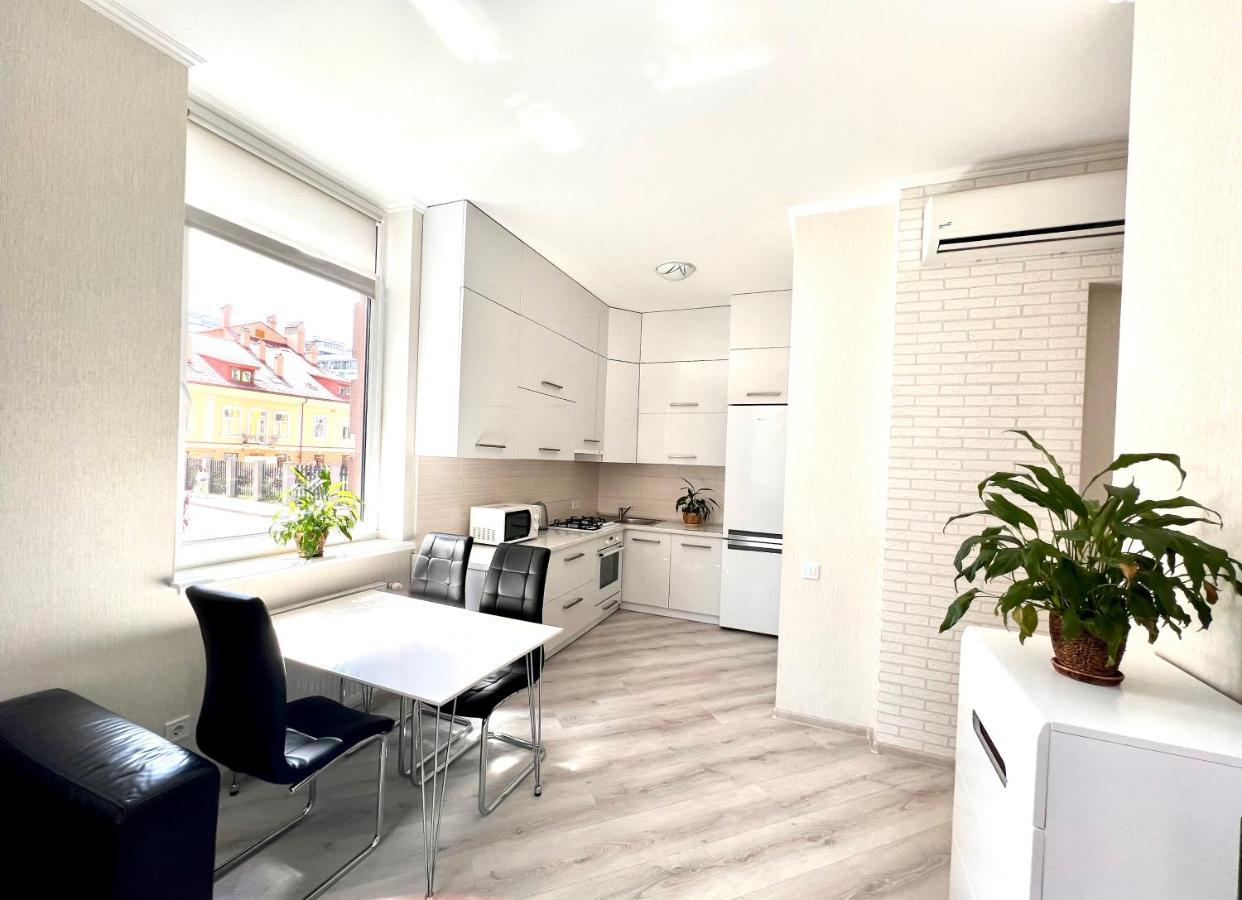 Osapart Cozy Apartment In A Complex Semycvit Lemberg Exterior foto