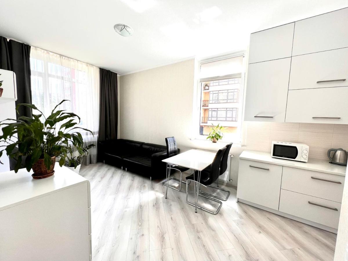 Osapart Cozy Apartment In A Complex Semycvit Lemberg Exterior foto